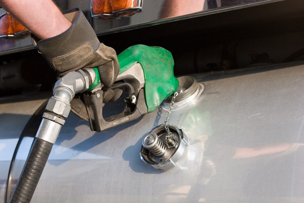 How to save money on fuel for truckers